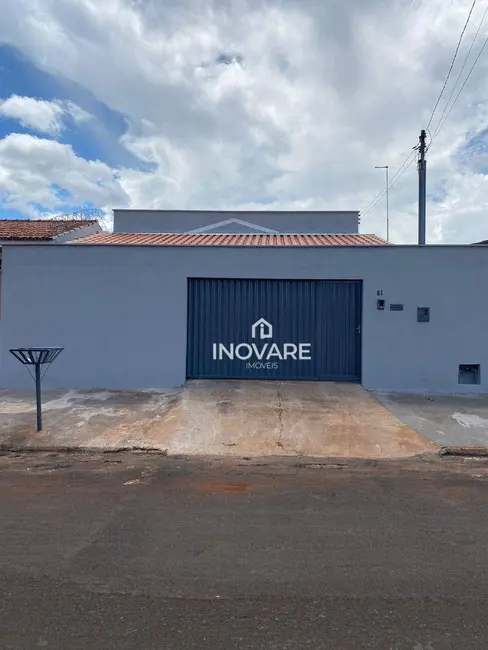 Foto 1 de Casa com 3 quartos para alugar, 250m2 em Itumbiara - GO