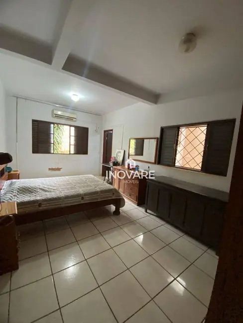 Foto 6 de Casa com 4 quartos para alugar em Itumbiara - GO