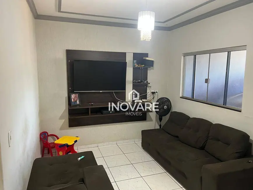 Foto 3 de Casa com 3 quartos à venda, 250m2 em Itumbiara - GO