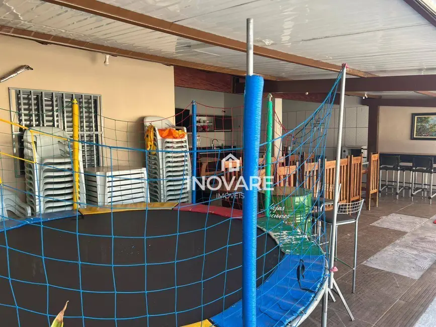 Casa com 1 quarto à venda, 250m2 em Jardim Leonora, Itumbiara - GO - imagem 3 Foto 3 de Casa com 1 quarto à venda, 250m2 em Jardim Leonora, Itumbiara - GO