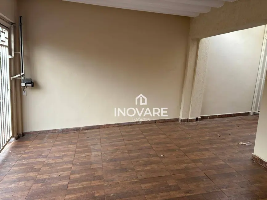 Foto 8 de Casa com 3 quartos para alugar, 391m2 em Itumbiara - GO