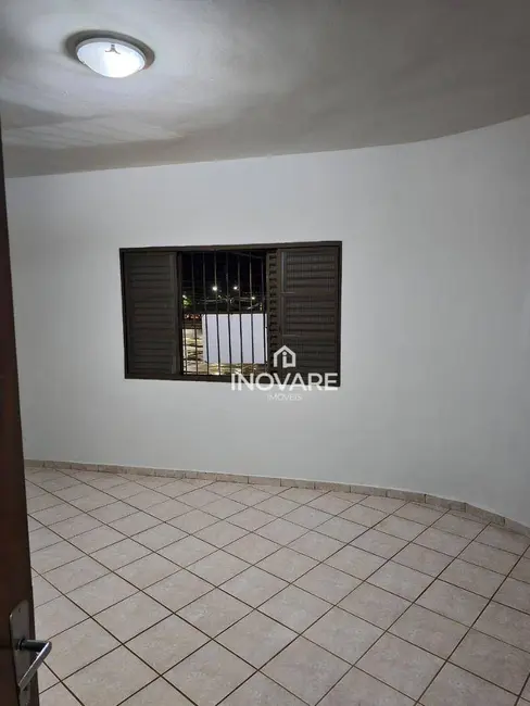 Apartamento com 3 quartos para alugar, 140m2 em Alto da Boa Vista, Itumbiara - GO - imagem 4 Foto 4 de Apartamento com 3 quartos para alugar, 140m2 em Alto da Boa Vista, Itumbiara - GO