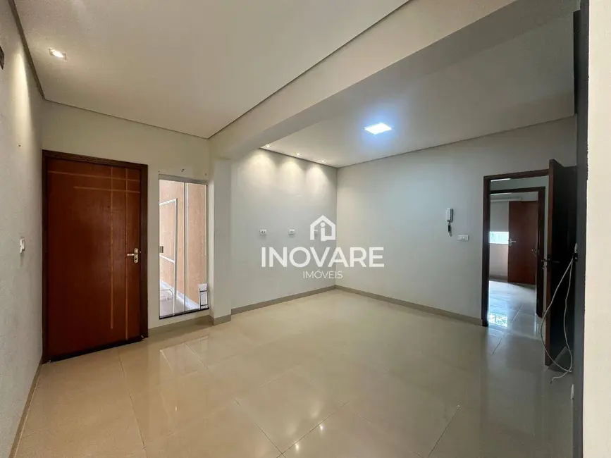 Foto 2 de Casa com 3 quartos para alugar, 360m2 em Itumbiara - GO