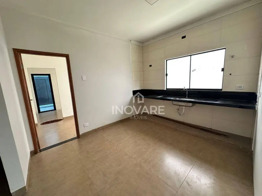 Casa com 3 quartos à venda, 300m2 em Itumbiara - GO - imagem 4 Foto 4 de Casa com 3 quartos à venda, 300m2 em Itumbiara - GO