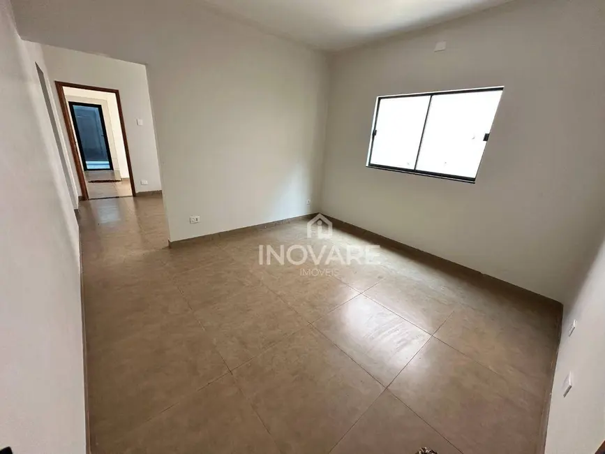Casa com 3 quartos à venda, 300m2 em Itumbiara - GO - imagem 3 Foto 3 de Casa com 3 quartos à venda, 300m2 em Itumbiara - GO