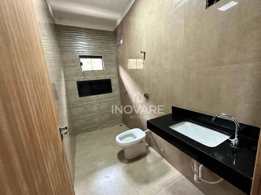Casa com 3 quartos à venda, 300m2 em Itumbiara - GO - imagem 9 Foto 9 de Casa com 3 quartos à venda, 300m2 em Itumbiara - GO