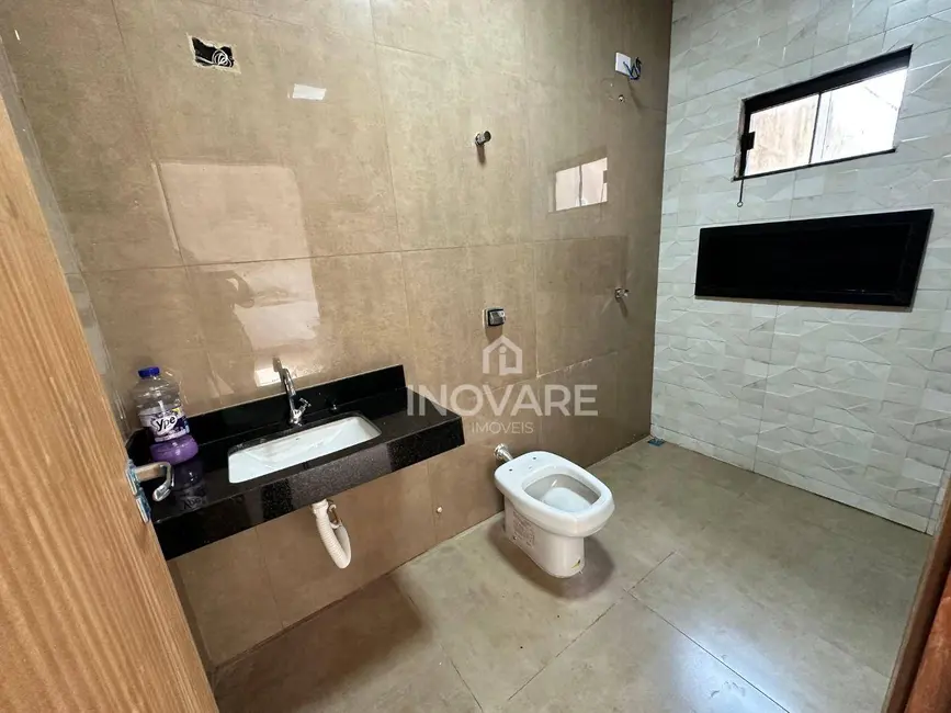 Casa com 3 quartos à venda, 300m2 em Itumbiara - GO - imagem 6 Foto 6 de Casa com 3 quartos à venda, 300m2 em Itumbiara - GO
