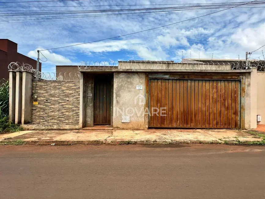 Foto 1 de Casa com 3 quartos à venda, 300m2 em Itumbiara - GO