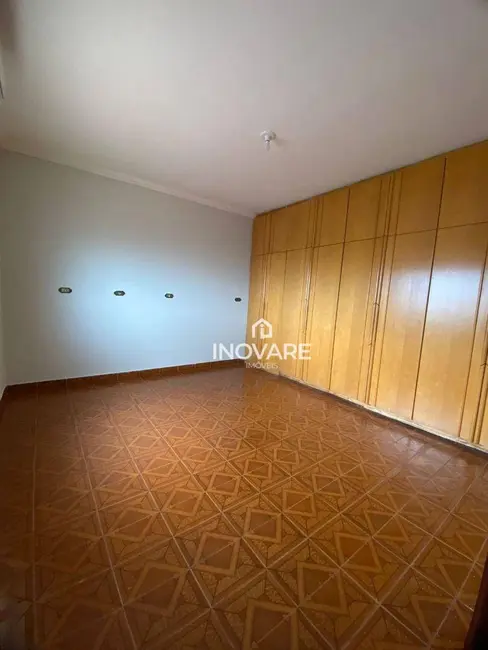 Foto 4 de Casa com 2 quartos para alugar, 156m2 em Itumbiara - GO