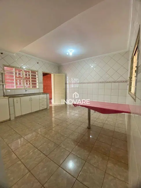 Foto 5 de Casa com 2 quartos para alugar, 156m2 em Itumbiara - GO