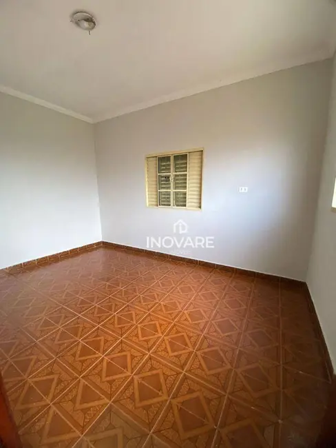 Foto 2 de Casa com 2 quartos para alugar, 156m2 em Itumbiara - GO