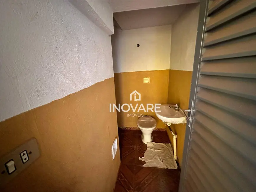 Casa com 3 quartos para alugar, 200m2 em Jardim América, Itumbiara - GO - imagem 8 Foto 8 de Casa com 3 quartos para alugar, 200m2 em Jardim América, Itumbiara - GO