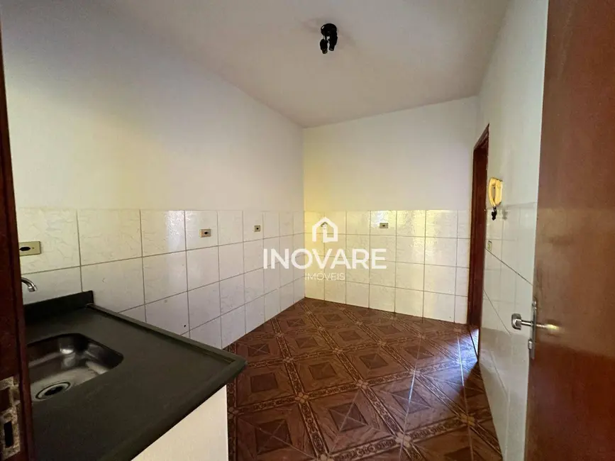 Casa com 3 quartos para alugar, 200m2 em Jardim América, Itumbiara - GO - imagem 5 Foto 5 de Casa com 3 quartos para alugar, 200m2 em Jardim América, Itumbiara - GO