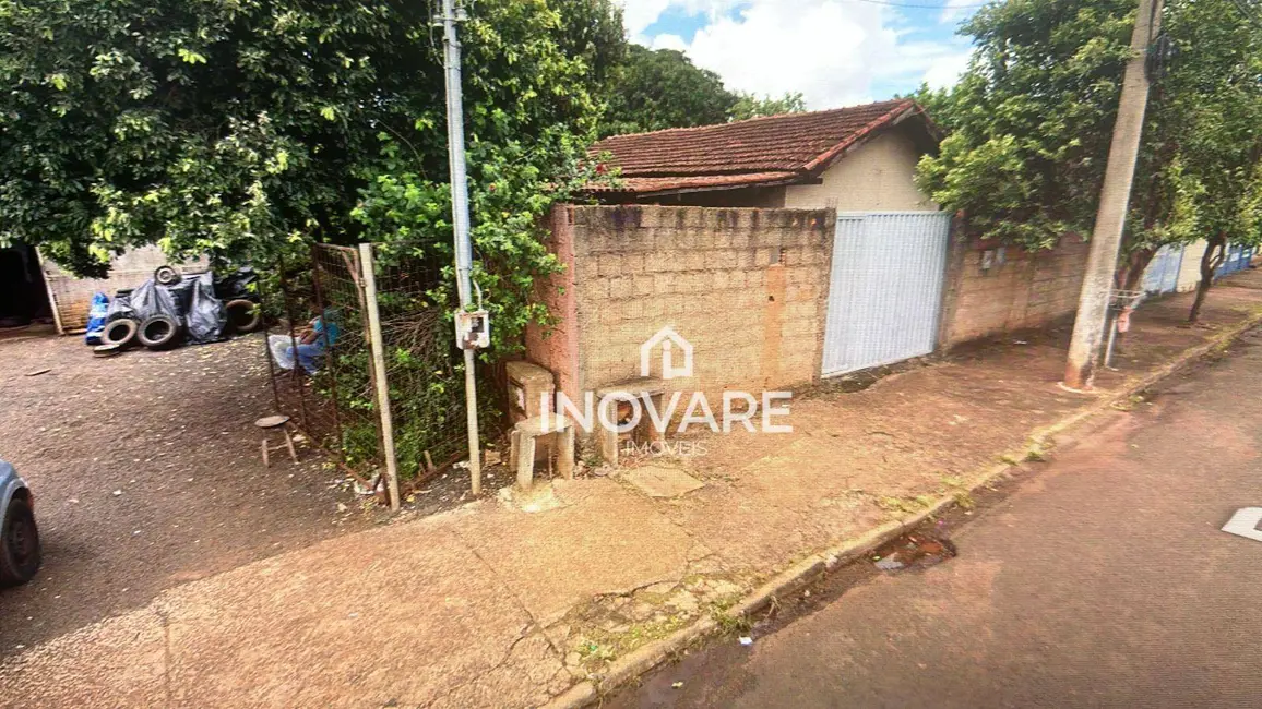 Foto 2 de Terreno / Lote à venda e para alugar, 450m2 em Itumbiara - GO