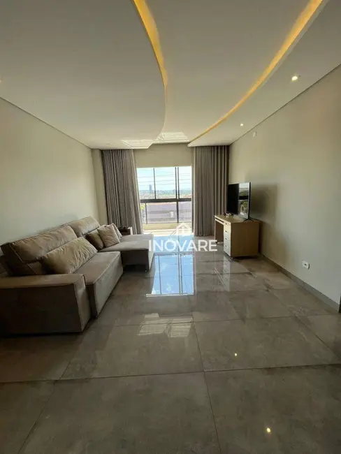 Casa com 3 quartos à venda, 334m2 em Itumbiara - GO - imagem 2 Foto 2 de Casa com 3 quartos à venda, 334m2 em Itumbiara - GO