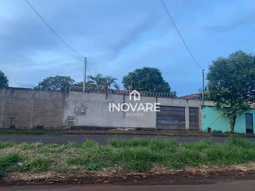 Foto 1 de Casa com 3 quartos à venda, 360m2 em Itumbiara - GO