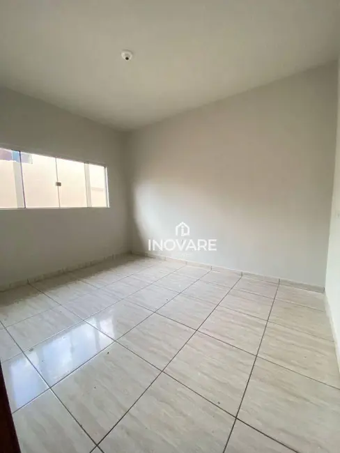 Casa com 3 quartos à venda, 220m2 em Itumbiara - GO - imagem 8 Foto 8 de Casa com 3 quartos à venda, 220m2 em Itumbiara - GO