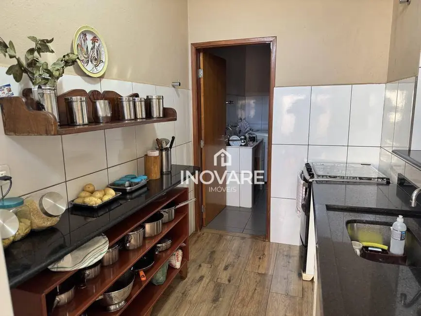 Casa com 3 quartos à venda, 250m2 em Jardim Morumbi, Itumbiara - GO - imagem 8 Foto 8 de Casa com 3 quartos à venda, 250m2 em Jardim Morumbi, Itumbiara - GO