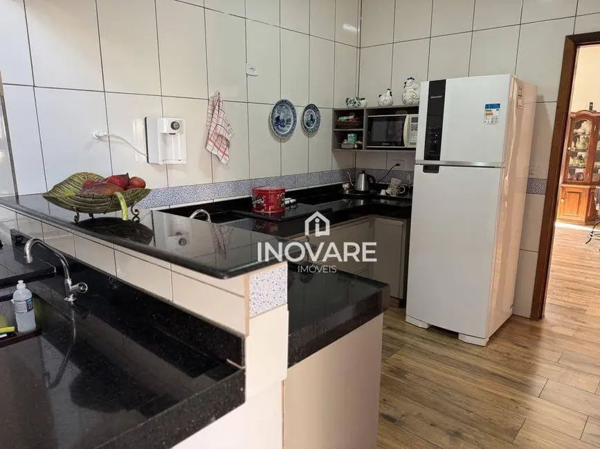 Foto 1 de Casa com 3 quartos à venda, 250m2 em Jardim Morumbi, Itumbiara - GO