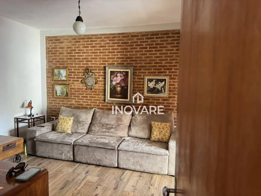 Casa com 3 quartos à venda, 250m2 em Jardim Morumbi, Itumbiara - GO - imagem 4 Foto 4 de Casa com 3 quartos à venda, 250m2 em Jardim Morumbi, Itumbiara - GO