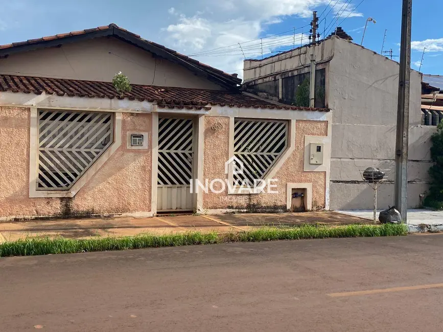 Foto 1 de Casa com 2 quartos à venda, 360m2 em Itumbiara - GO