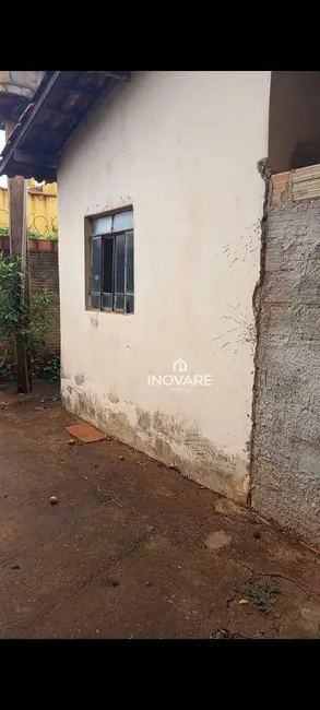 Foto 2 de Casa com 2 quartos à venda, 300m2 em Cidade Jardim, Itumbiara - GO