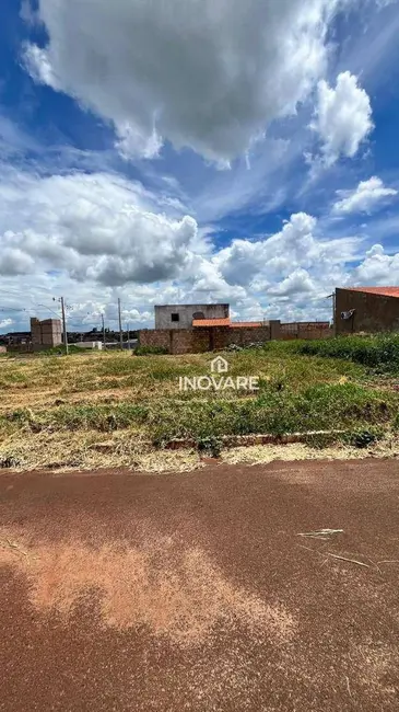 Foto 1 de Terreno / Lote à venda, 240m2 em Arapora - MG
