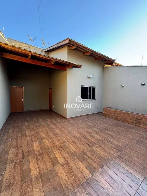 Casa com 3 quartos à venda, 200m2 em Jardim Bandeirantes, Itumbiara - GO - imagem 1 Foto 1 de Casa com 3 quartos à venda, 200m2 em Jardim Bandeirantes, Itumbiara - GO