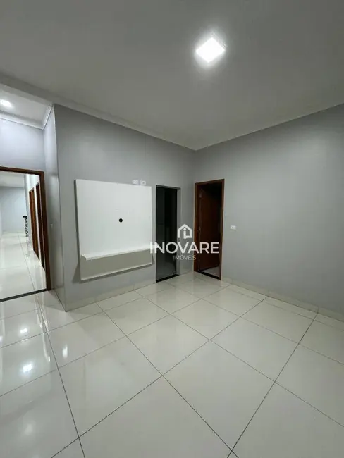 Casa com 3 quartos à venda, 200m2 em Jardim Bandeirantes, Itumbiara - GO - imagem 6 Foto 6 de Casa com 3 quartos à venda, 200m2 em Jardim Bandeirantes, Itumbiara - GO