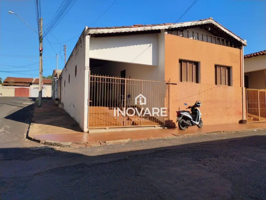 Foto 1 de Casa com 3 quartos à venda, 151m2 em Setor Bela Vista, Itumbiara - GO