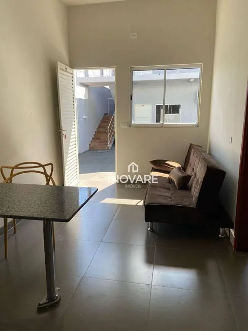 Kitnet com 1 quarto para alugar, 250m2 em Itumbiara - GO - imagem 2 Foto 2 de Kitnet com 1 quarto para alugar, 250m2 em Itumbiara - GO