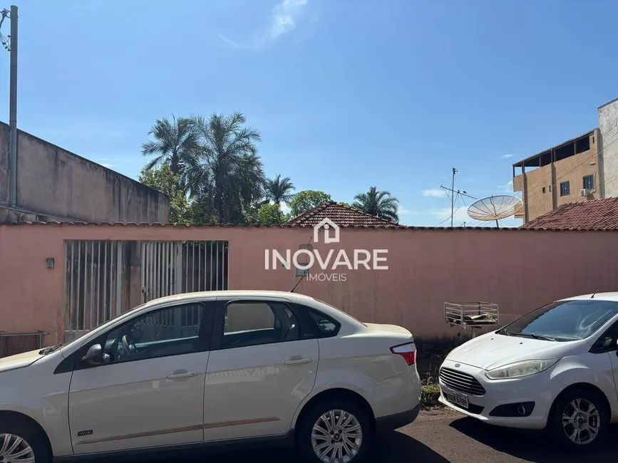 Foto 2 de Casa com 3 quartos à venda, 697m2 em Itumbiara - GO