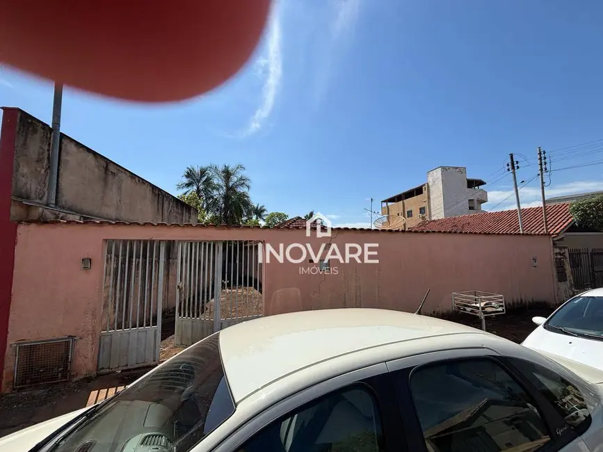 Foto 1 de Casa com 3 quartos à venda, 697m2 em Itumbiara - GO