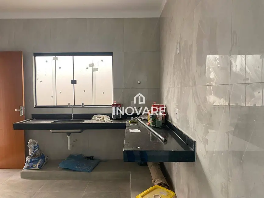 Casa com 3 quartos à venda, 180m2 em Itumbiara - GO - imagem 3 Foto 3 de Casa com 3 quartos à venda, 180m2 em Itumbiara - GO