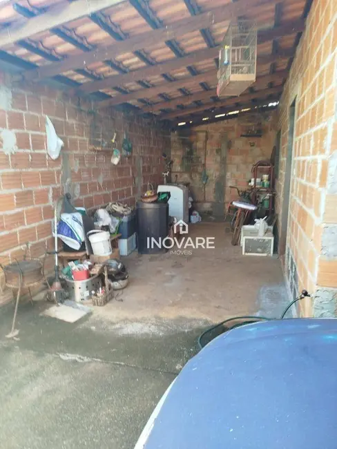 Casa com 2 quartos à venda, 250m2 em Jardim Leonora, Itumbiara - GO - imagem 3 Foto 3 de Casa com 2 quartos à venda, 250m2 em Jardim Leonora, Itumbiara - GO