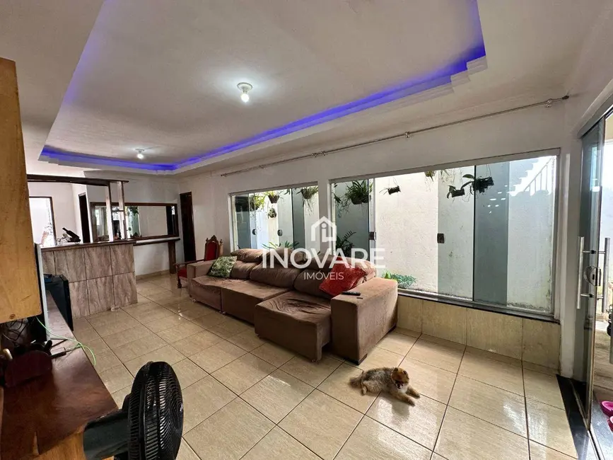 Foto 2 de Casa com 3 quartos à venda, 100m2 em Cidade Jardim, Itumbiara - GO