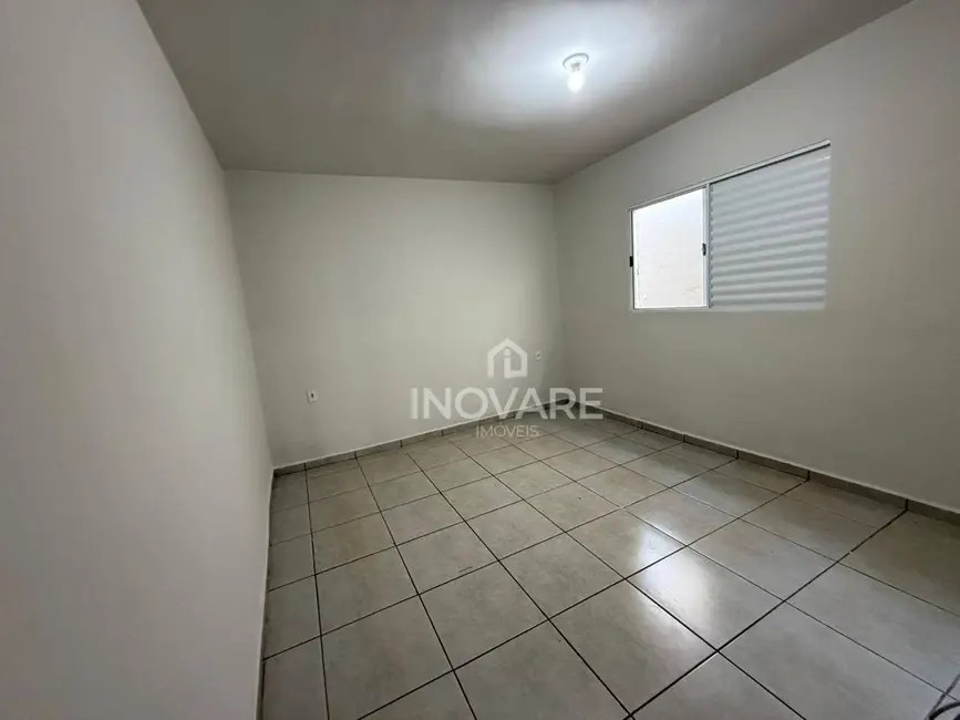Casa com 2 quartos à venda e para alugar, 150m2 em Itumbiara - GO - imagem 4 Foto 4 de Casa com 2 quartos à venda e para alugar, 150m2 em Itumbiara - GO