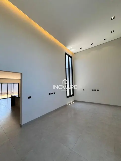 Casa com 3 quartos à venda, 360m2 em Itumbiara - GO - imagem 4 Foto 4 de Casa com 3 quartos à venda, 360m2 em Itumbiara - GO