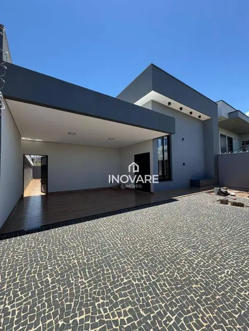 Casa com 3 quartos à venda, 360m2 em Itumbiara - GO - imagem 1 Foto 1 de Casa com 3 quartos à venda, 360m2 em Itumbiara - GO