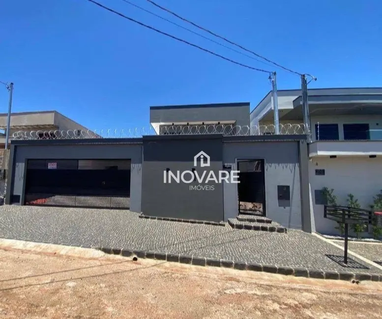 Casa com 3 quartos à venda, 360m2 em Itumbiara - GO - imagem 2 Foto 2 de Casa com 3 quartos à venda, 360m2 em Itumbiara - GO