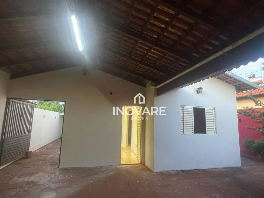 Casa com 2 quartos para alugar, 250m2 em Jardim Liberdade, Itumbiara - GO - imagem 3 Foto 3 de Casa com 2 quartos para alugar, 250m2 em Jardim Liberdade, Itumbiara - GO