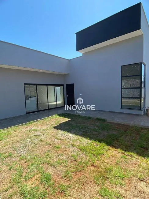 Foto 1 de Casa com 3 quartos à venda, 360m2 em Vilage Beira Rio, Itumbiara - GO