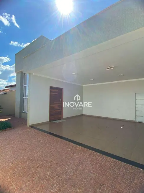 Casa com 3 quartos à venda, 360m2 em Itumbiara - GO - imagem 3 Foto 3 de Casa com 3 quartos à venda, 360m2 em Itumbiara - GO