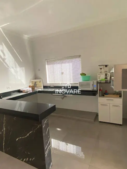 Casa com 3 quartos à venda, 360m2 em Itumbiara - GO - imagem 6 Foto 6 de Casa com 3 quartos à venda, 360m2 em Itumbiara - GO