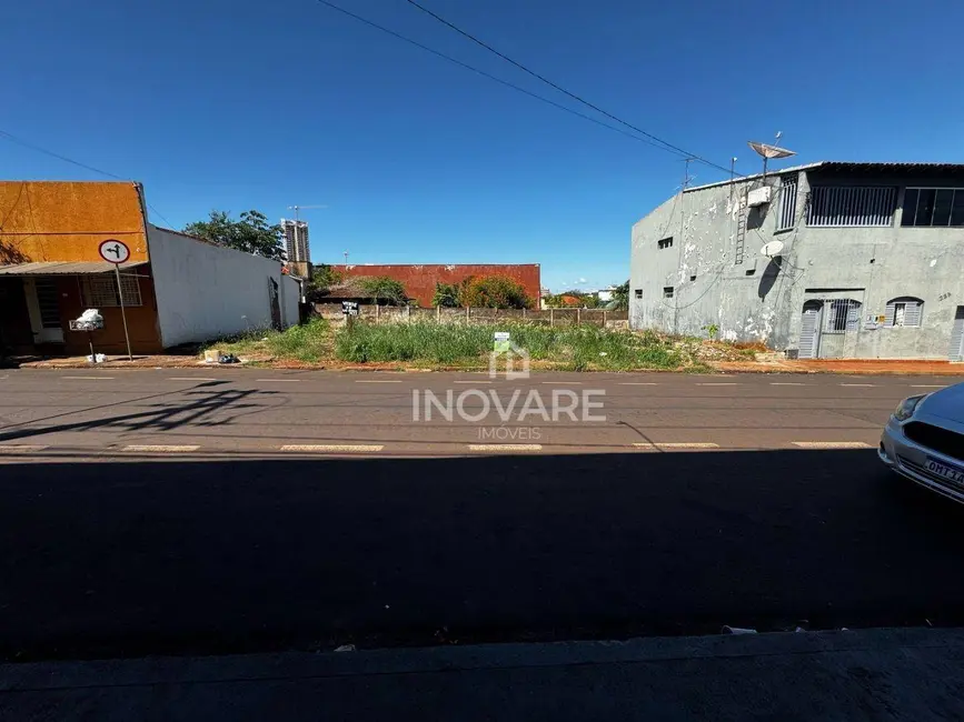 Foto 1 de Terreno / Lote à venda, 256m2 em Setor Trindade, Itumbiara - GO