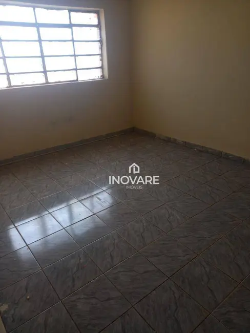 Casa com 3 quartos à venda, 312m2 em Itumbiara - GO - imagem 6 Foto 6 de Casa com 3 quartos à venda, 312m2 em Itumbiara - GO