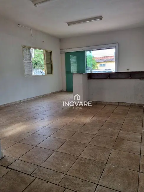 Sala Comercial para alugar, 150m2 em Itumbiara - GO - imagem 5 Foto 5 de Sala Comercial para alugar, 150m2 em Itumbiara - GO