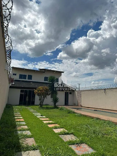 Foto 1 de Casa com 3 quartos à venda, 250m2 em Jardim Liberdade, Itumbiara - GO