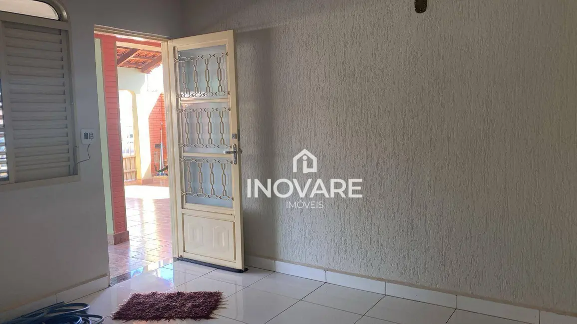 Foto 4 de Casa com 4 quartos à venda e para alugar, 330m2 em Itumbiara - GO