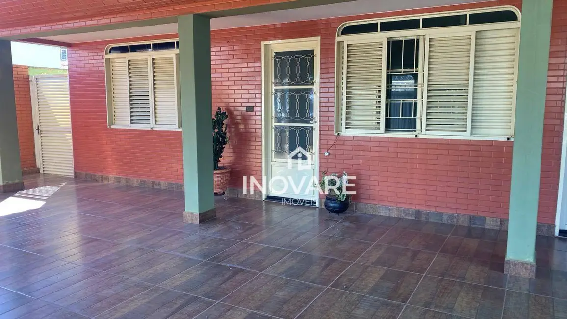 Foto 1 de Casa com 4 quartos à venda e para alugar, 330m2 em Itumbiara - GO